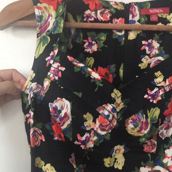 Sexy pin-up style dress - Picture 2 of 5